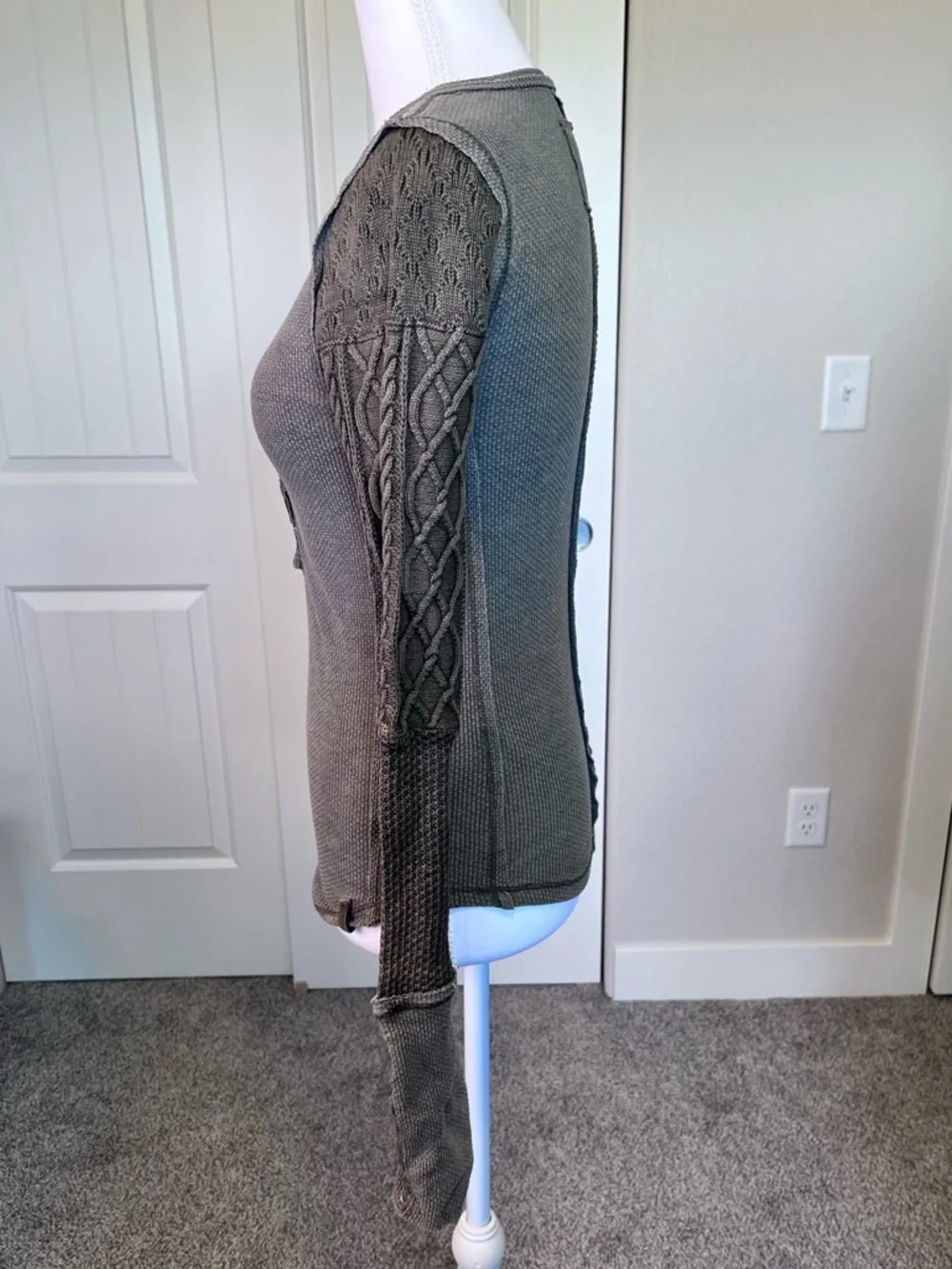 Free People We The Free Twisted Cable Cuff thermal henley top XS